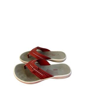 Clark’s 8 red strap flip flops cushion soft